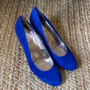 Calvin Klein velvet cobalt blue shoes